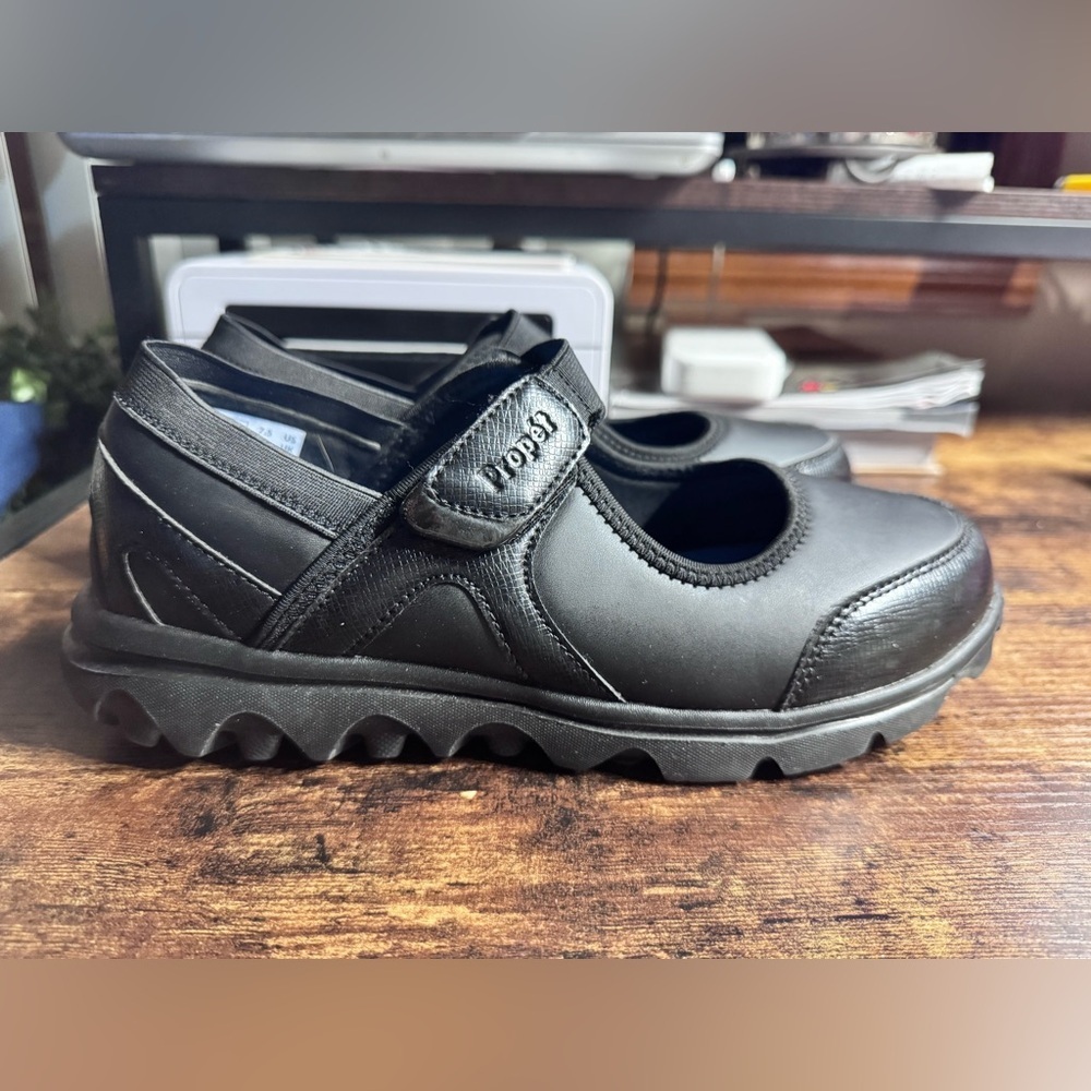 Propét Onalee Mary Jane Walking Shoes - Black - 7.5 x 2e